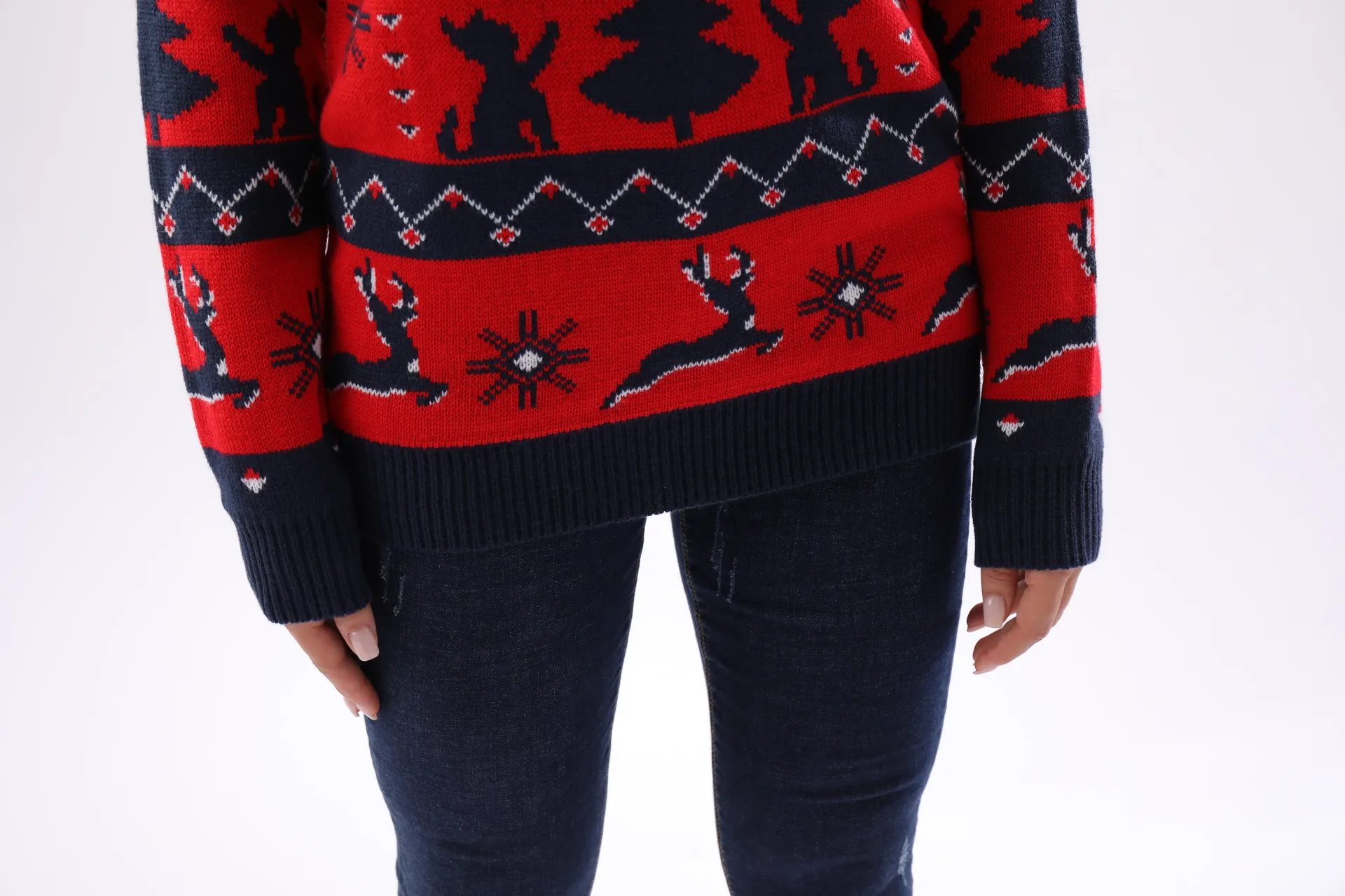 FNJIA Custom Women's Christmas Sweater Production Based on Provided Drawings and Samples