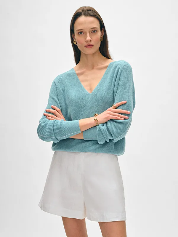 Women&rsquo;s V-neck Blue Solid Sweater