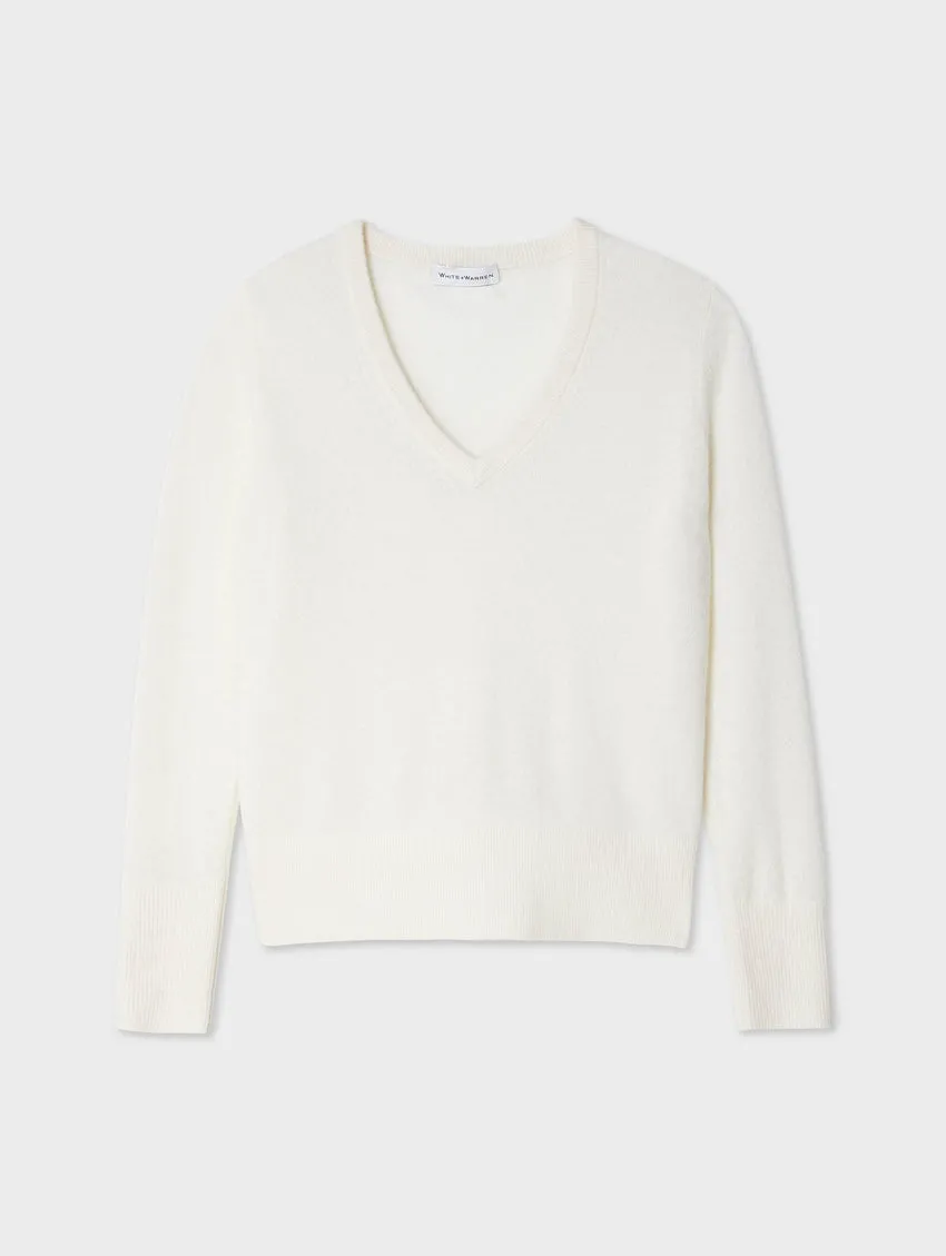 Spring White V-neck Pullover Women's Sweater