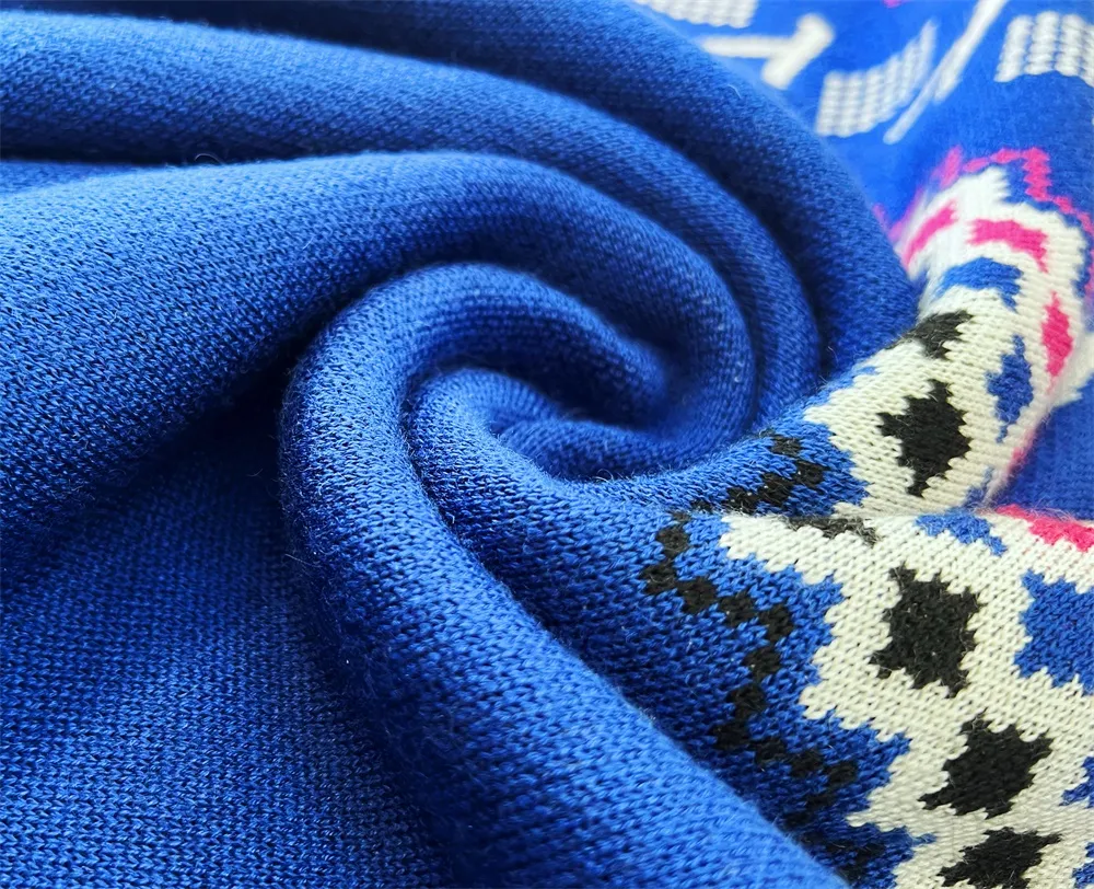 Custom Jacquard letter pattern sweater for women Christmas Jumper