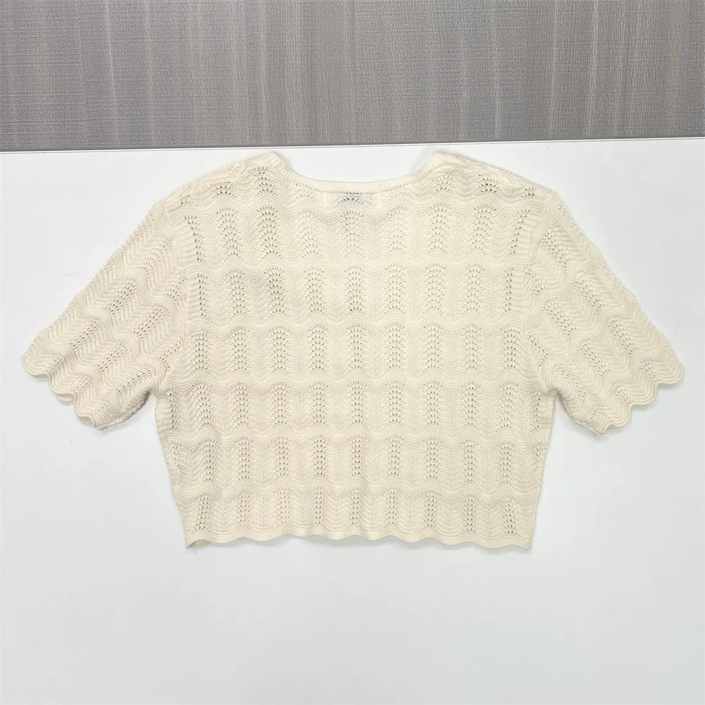Women's Custom Hollow-Out Knitted Cardigan: Scalloped Edge, V-Neck, Pearl Buttons for Tailored Chic
