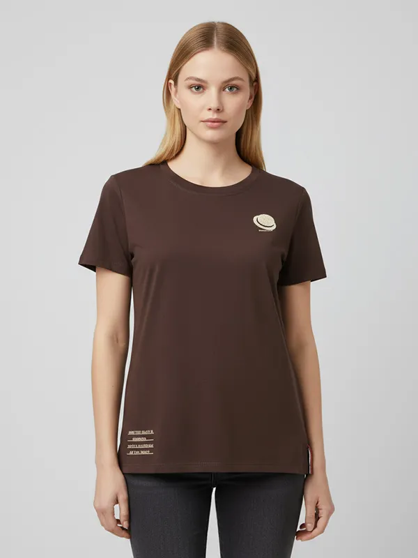 Customizable Beach Hat Graphic Knit T-Shirt: Crew Neck, Short Sleeve, Casual Design