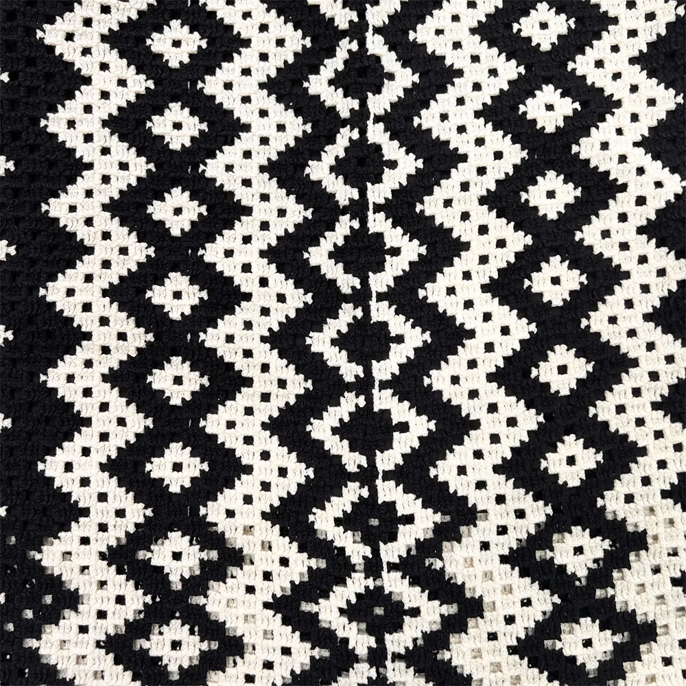 Customizable Geometric Knit Mini Skirt: High-Waist, Fitted Cut, Retro Design
