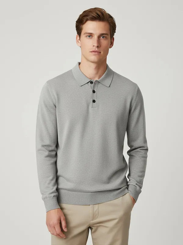Men's Light Gray Knit Polo: Long-Sleeve, Contrast Buttons, Minimalist Casual