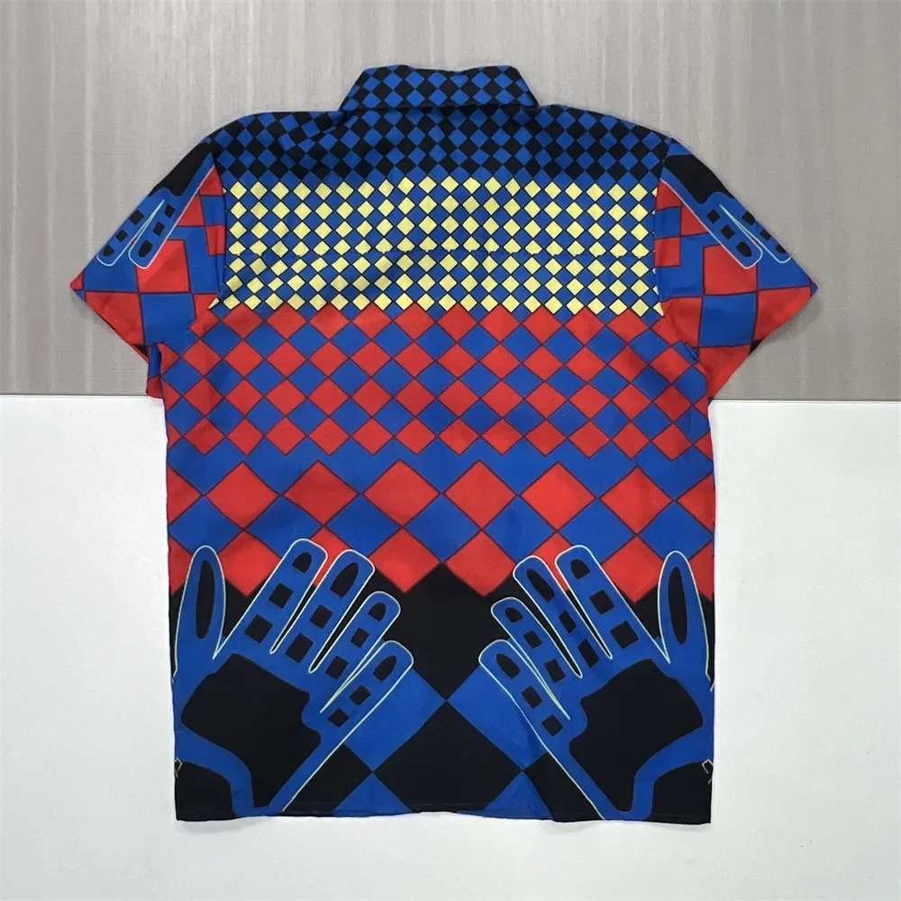 Men's Bold Graphic Short-Sleeve Shirt: Vibrant Pattern, Statement Casual Design
