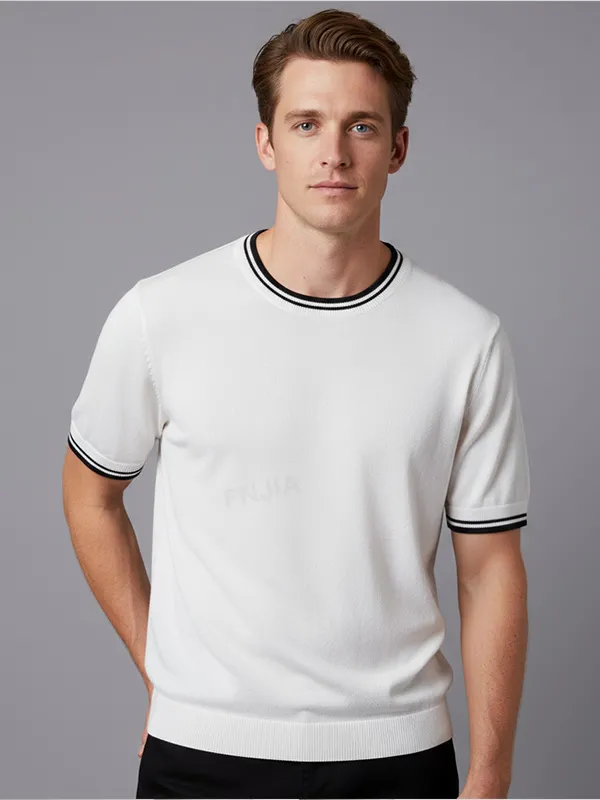 Men's White Short-Sleeve Knit Top: Black Contrast Trim, Soft Texture, Casual Design