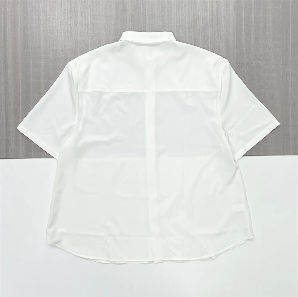 Men's White Short-Sleeve Shirt: Lightweight Fabric, Relaxed Fit, Versatile Casual Design