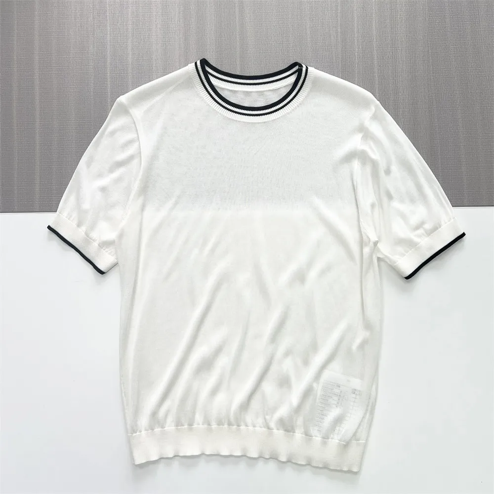 Men's White Short-Sleeve Knit Top: Black Contrast Trim, Soft Texture, Casual Design