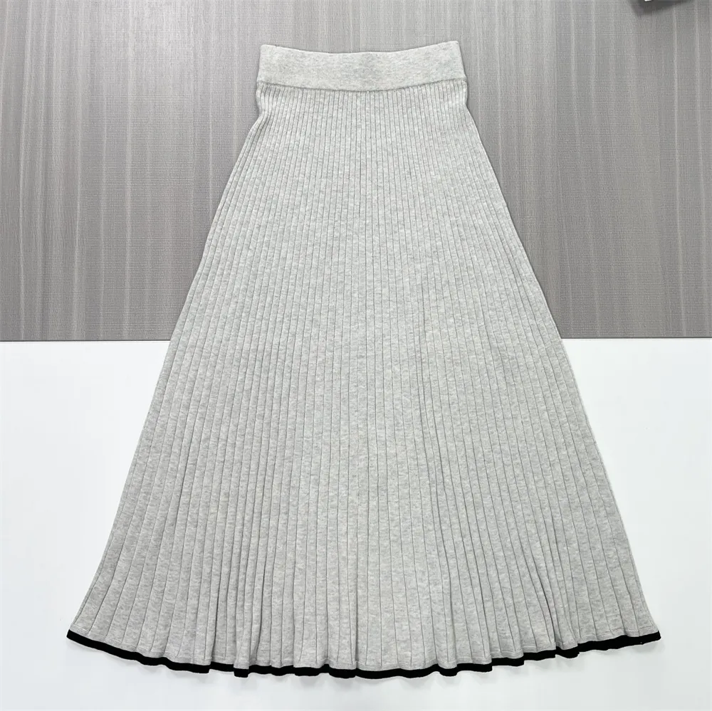 Women's Light Gray Ribbed Contrast-Trim Top & Skirt Set - Custom Modern Co-ord Design