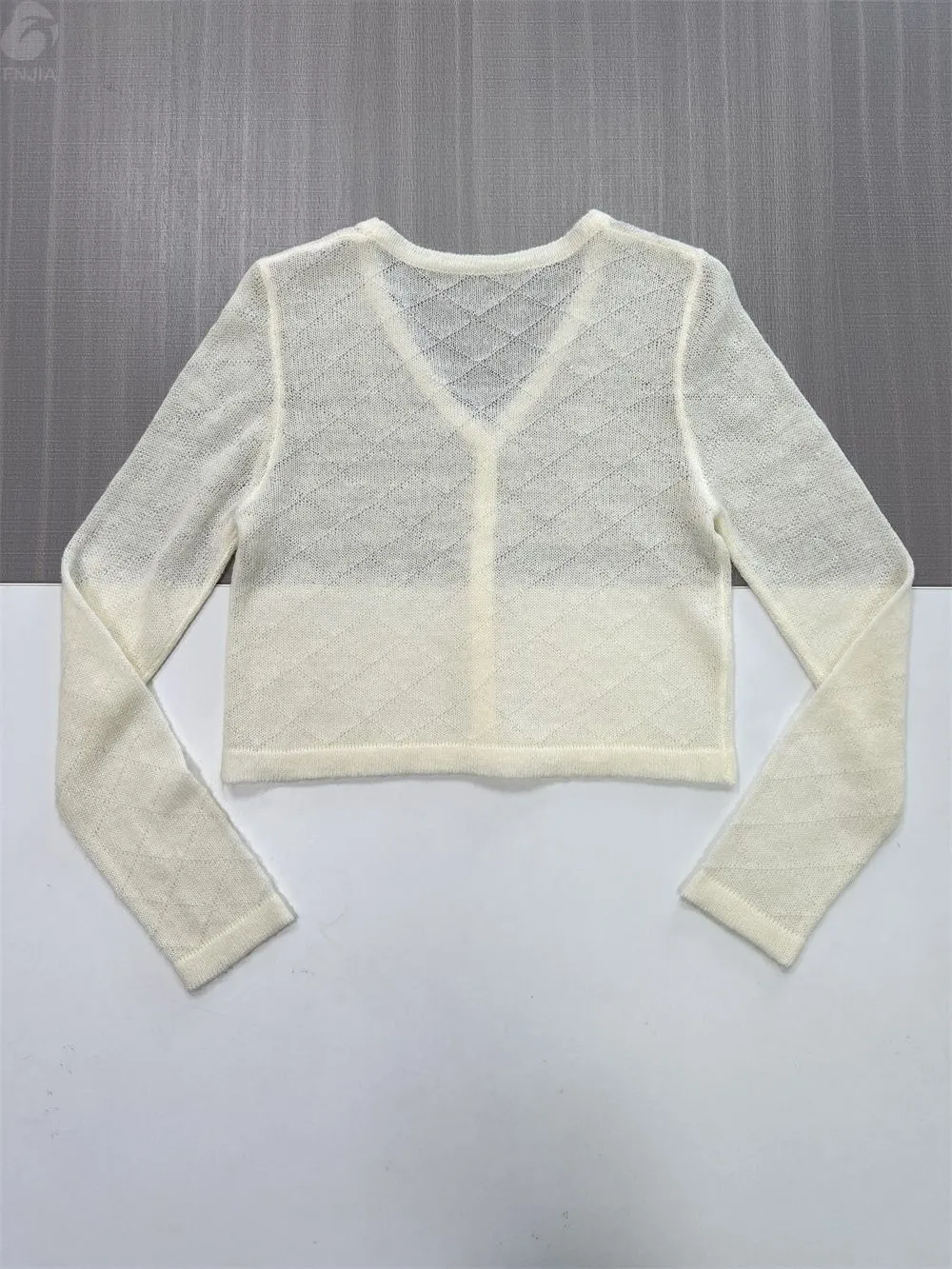 Women's Ivory Ombre Open-Knit Cropped V-Neck Cardigan