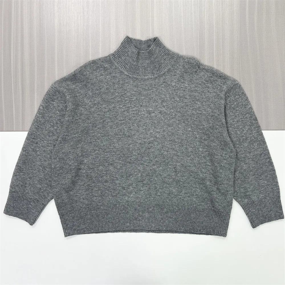 Women's Heathered Gray Oversized Turtleneck Sweater with 3/4 Puff Sleeves - Custom Modern Casual Apparel