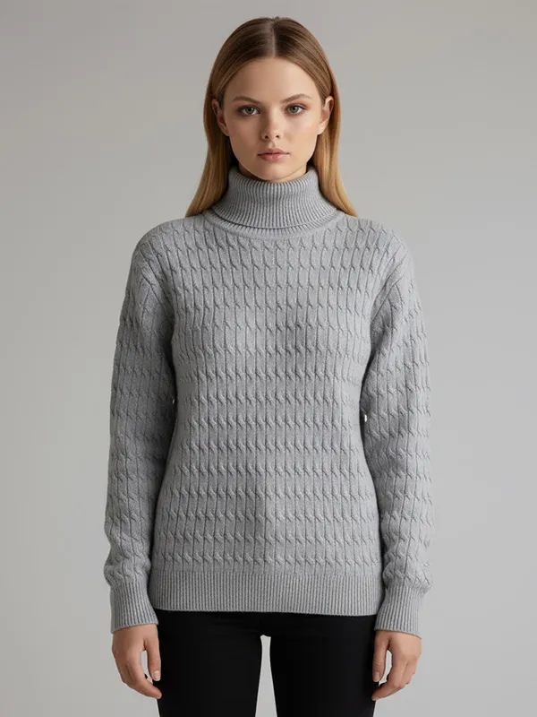 Women's Light Gray Oversized Turtleneck Sweater with All-Over Cable Knit - Custom Textured Casual Apparel