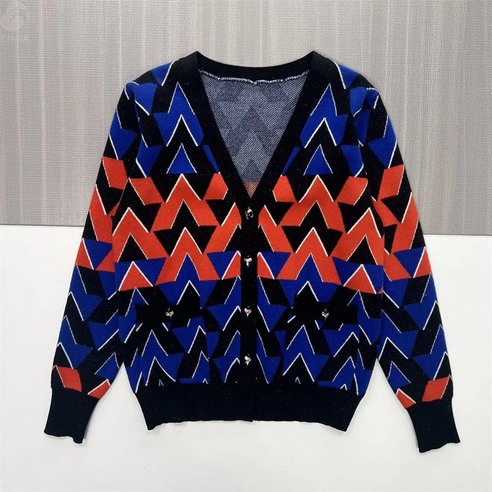 Women's Color-Block Chevron Pattern V-Neck Knit Cardigan - Custom Bold Fashion-Forward Apparel