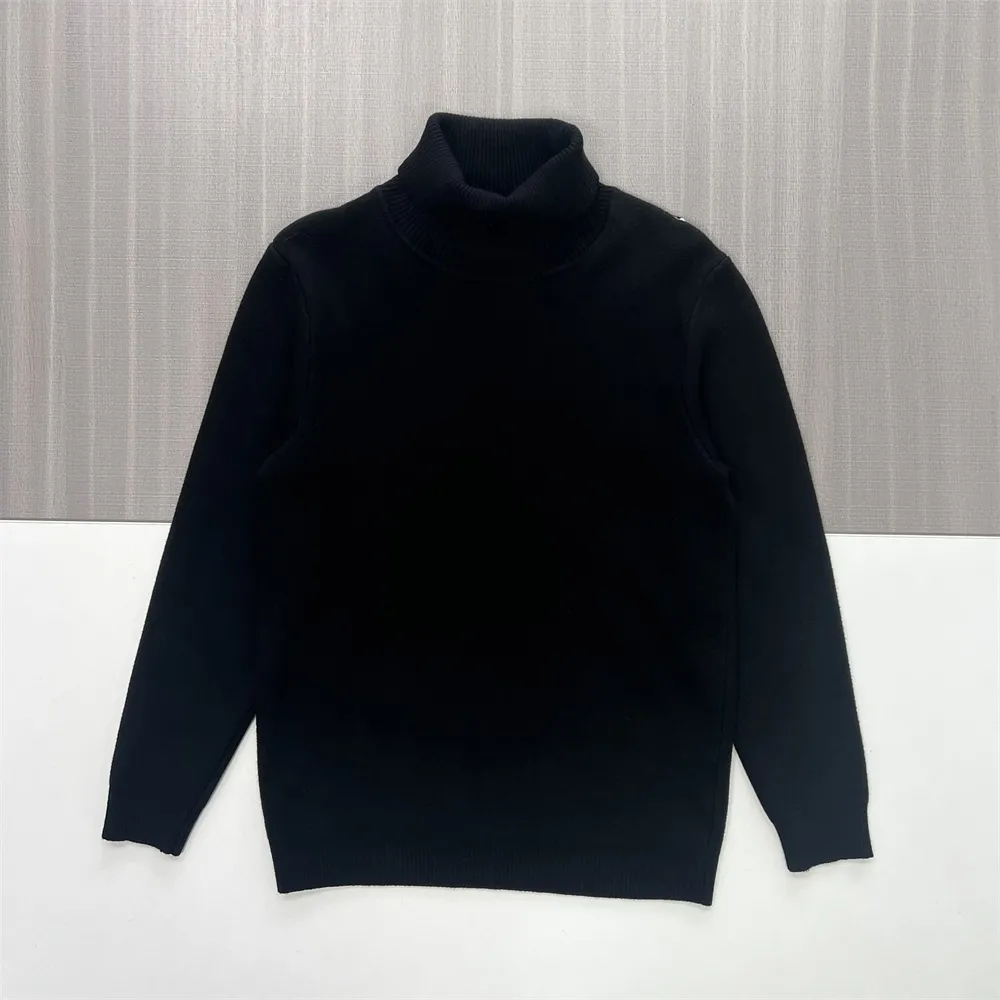 Women's Black Relaxed-Fit Turtleneck Sweater with Subtle Texture - Versatile Minimalist Apparel