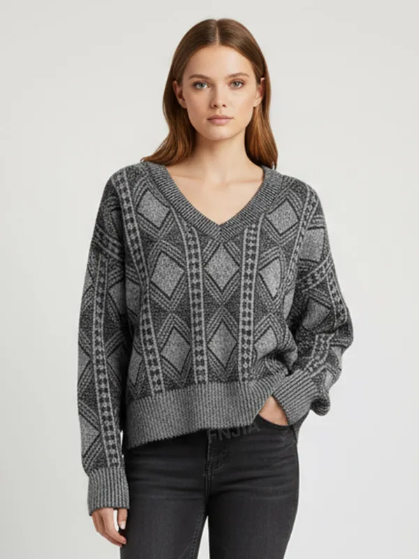 Women's Grey & Black Diamond Pattern V-Neck Cropped Knit Sweater