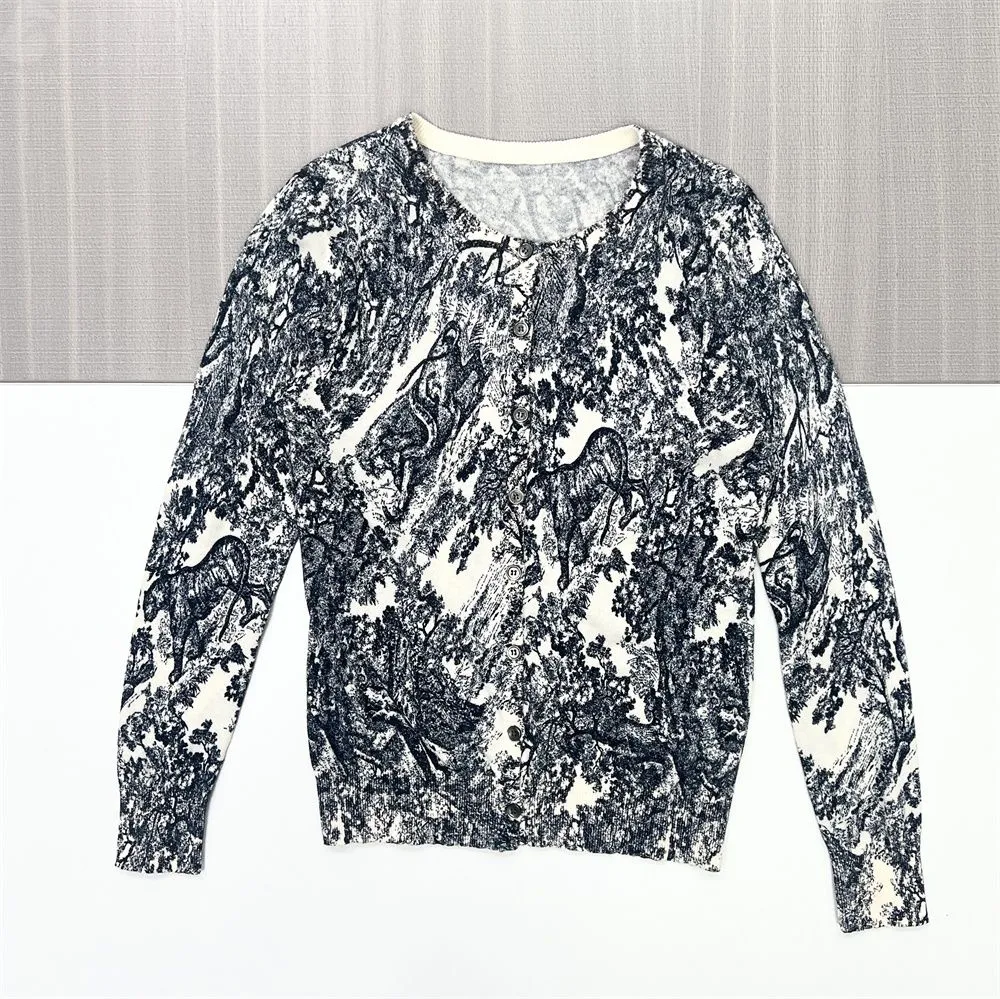 Product Title：Women's Black & White Forest Animal Print Knit Cardigan