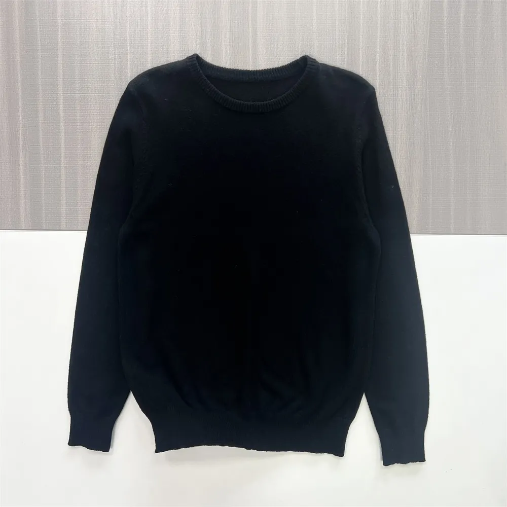 Women's Black Crew Neck Knit Sweater (Relaxed Fit, Classic Solid Design)
