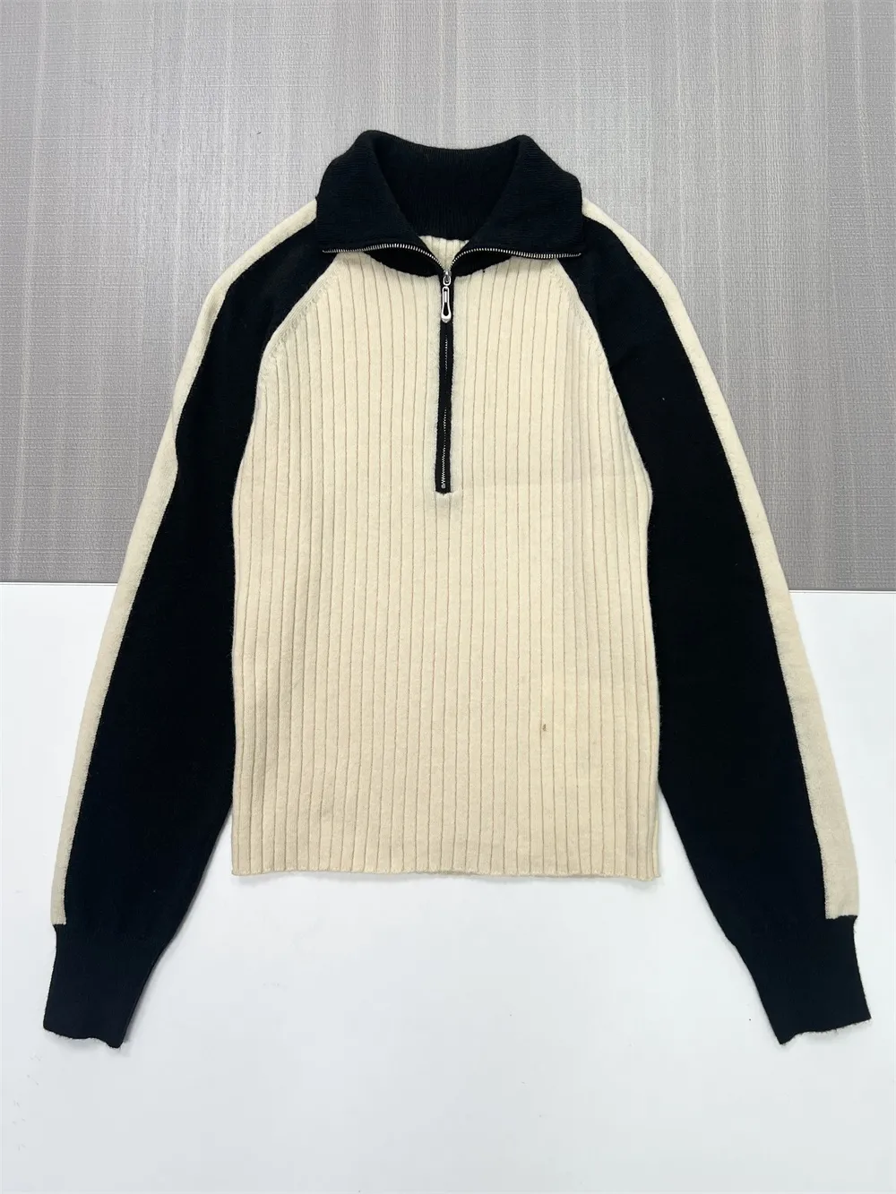 Women's Beige & Black Contrast Rib-Knit Quarter-Zip Polo Collar Sweater