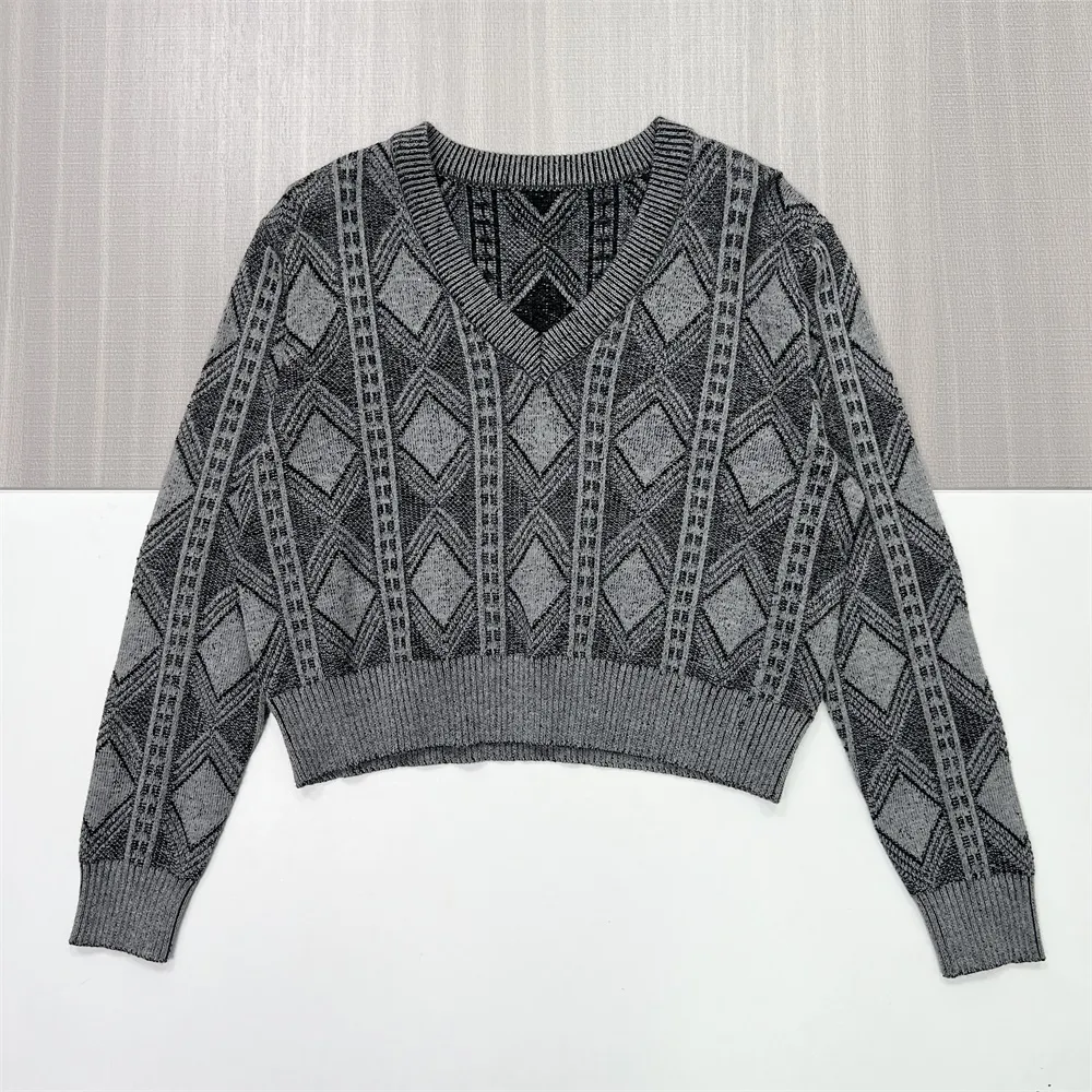 Women's Grey & Black Diamond Pattern V-Neck Cropped Knit Sweater