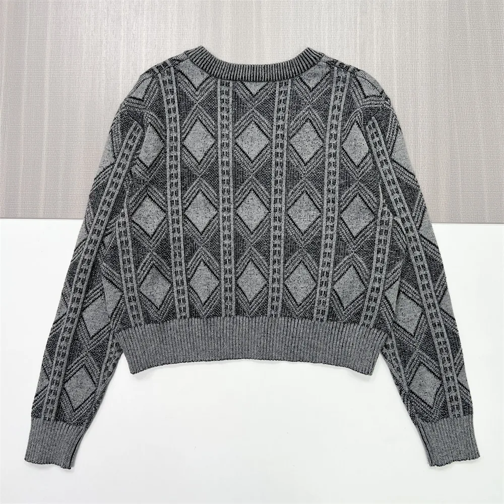 Women's Grey & Black Diamond Pattern V-Neck Cropped Knit Sweater
